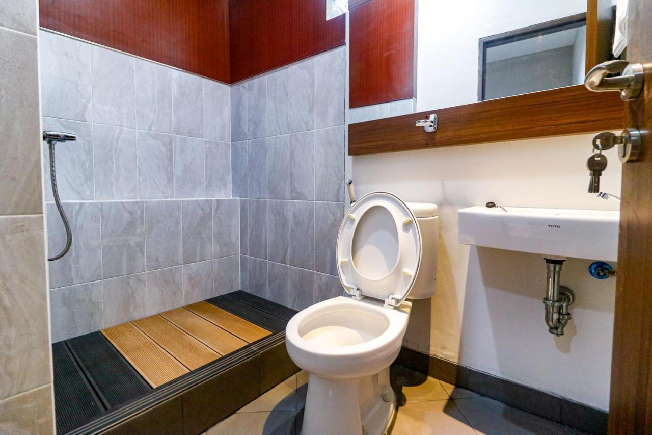 Reddoorz Near Kebon Jeruk Τζακάρτα Εξωτερικό φωτογραφία
