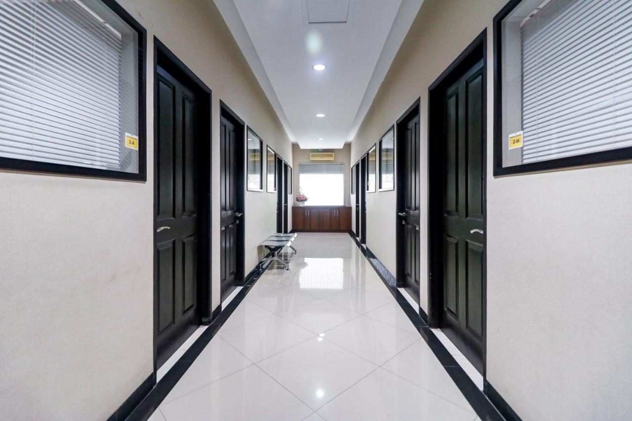 Reddoorz Near Kebon Jeruk Τζακάρτα Εξωτερικό φωτογραφία